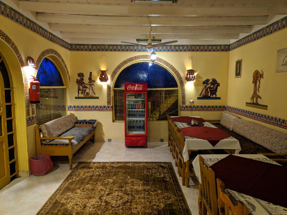 Elphardous Hotel Luxor Esterno foto
