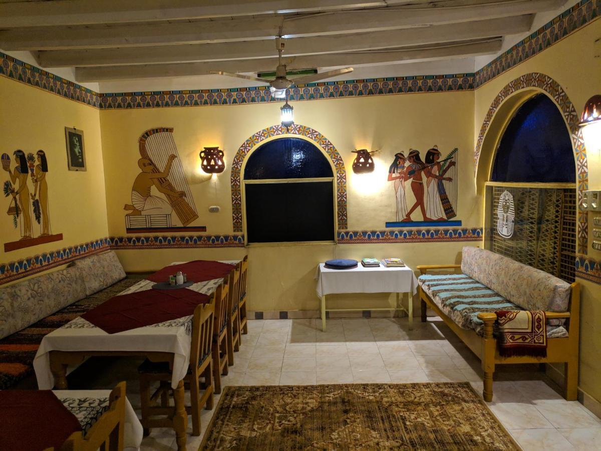 Elphardous Hotel Luxor Esterno foto